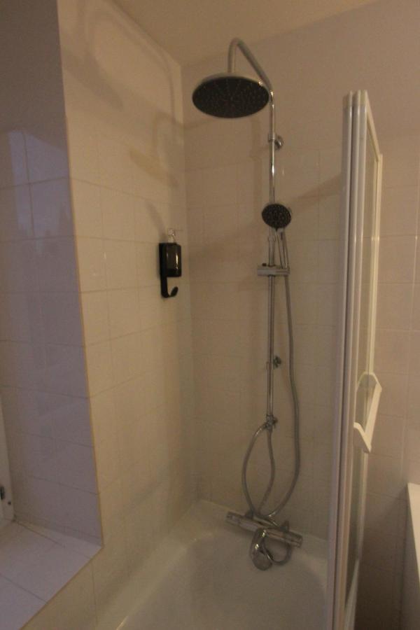 Loudeac : Appartement T2 Chaleureux Centre Ville エクステリア 写真