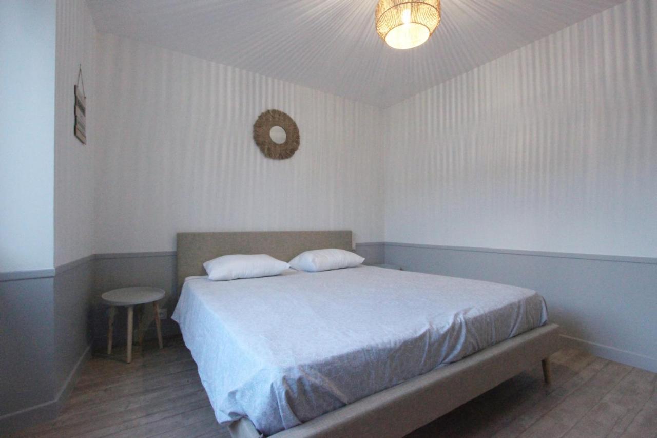 Loudeac : Appartement T2 Chaleureux Centre Ville エクステリア 写真