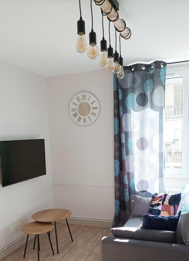 Loudeac : Appartement T2 Chaleureux Centre Ville エクステリア 写真